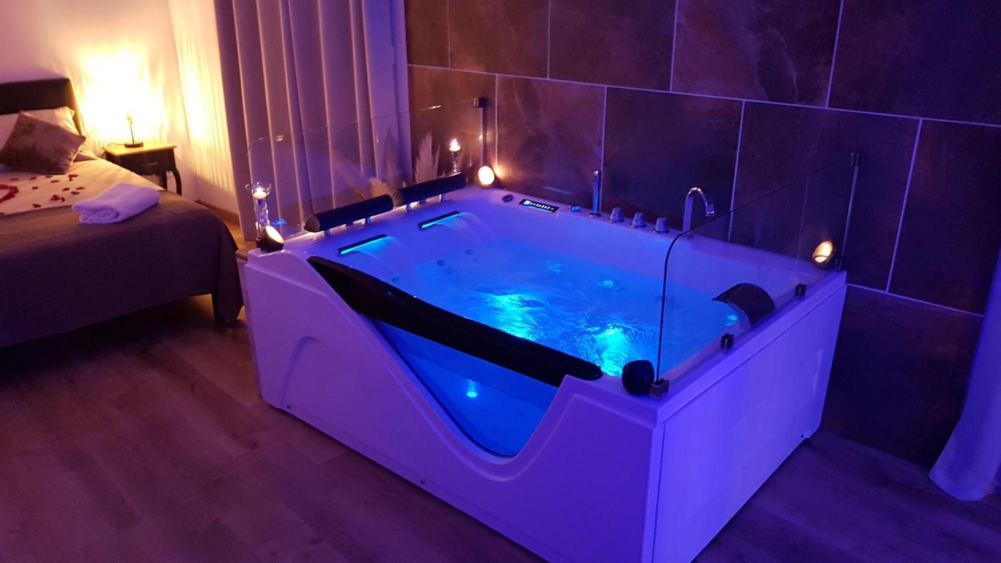 Love Room Jaccuzi Puisserguier Екстериор снимка
