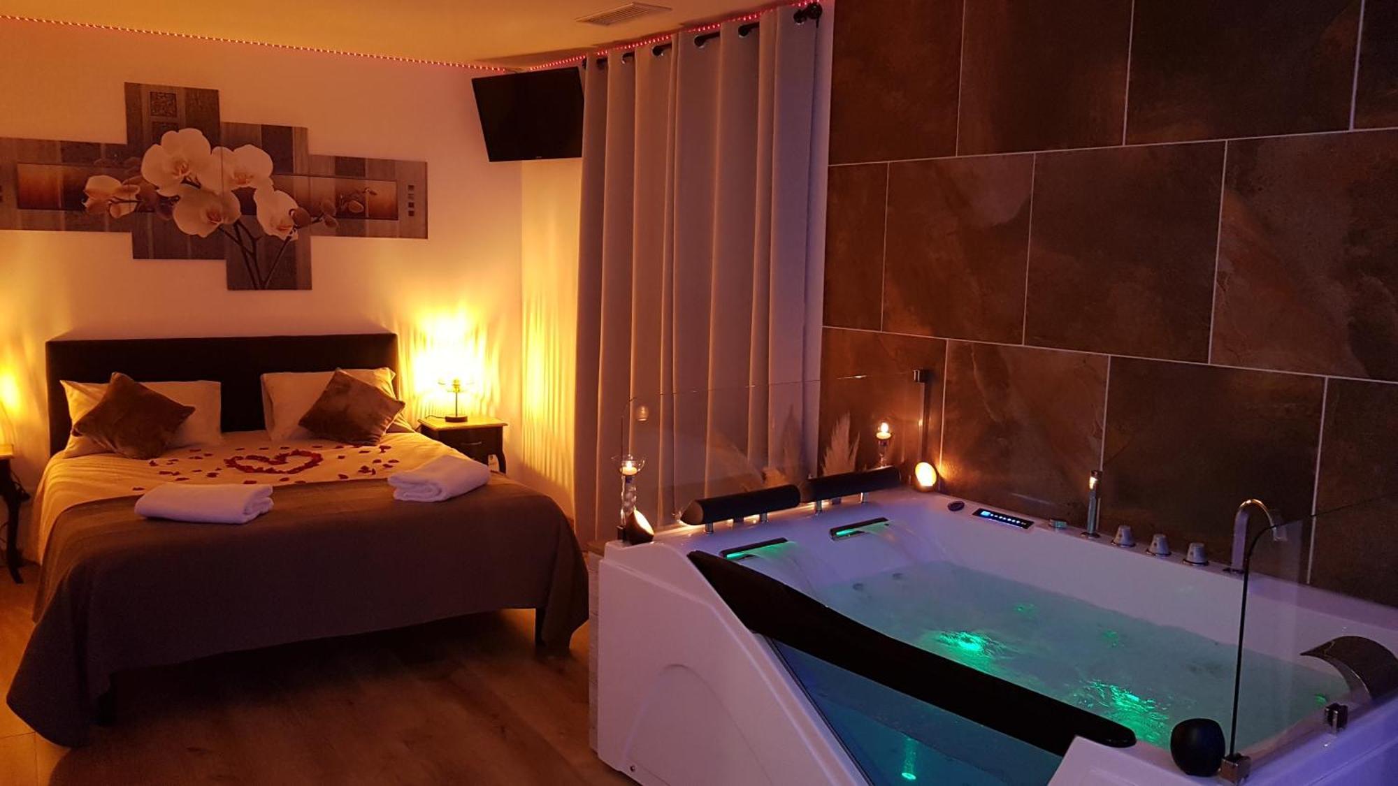 Love Room Jaccuzi Puisserguier Екстериор снимка