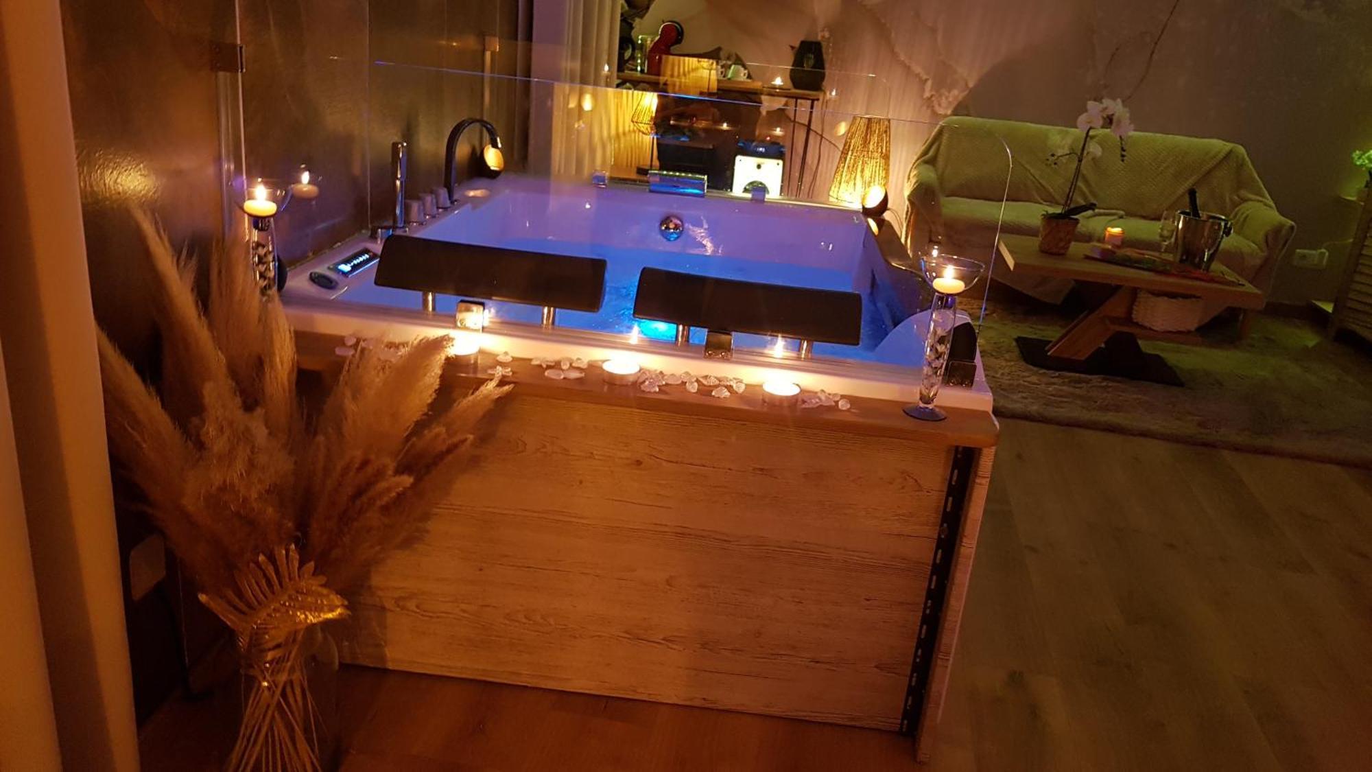 Love Room Jaccuzi Puisserguier Екстериор снимка