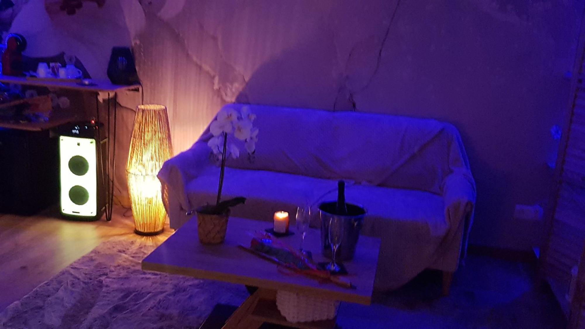 Love Room Jaccuzi Puisserguier Екстериор снимка