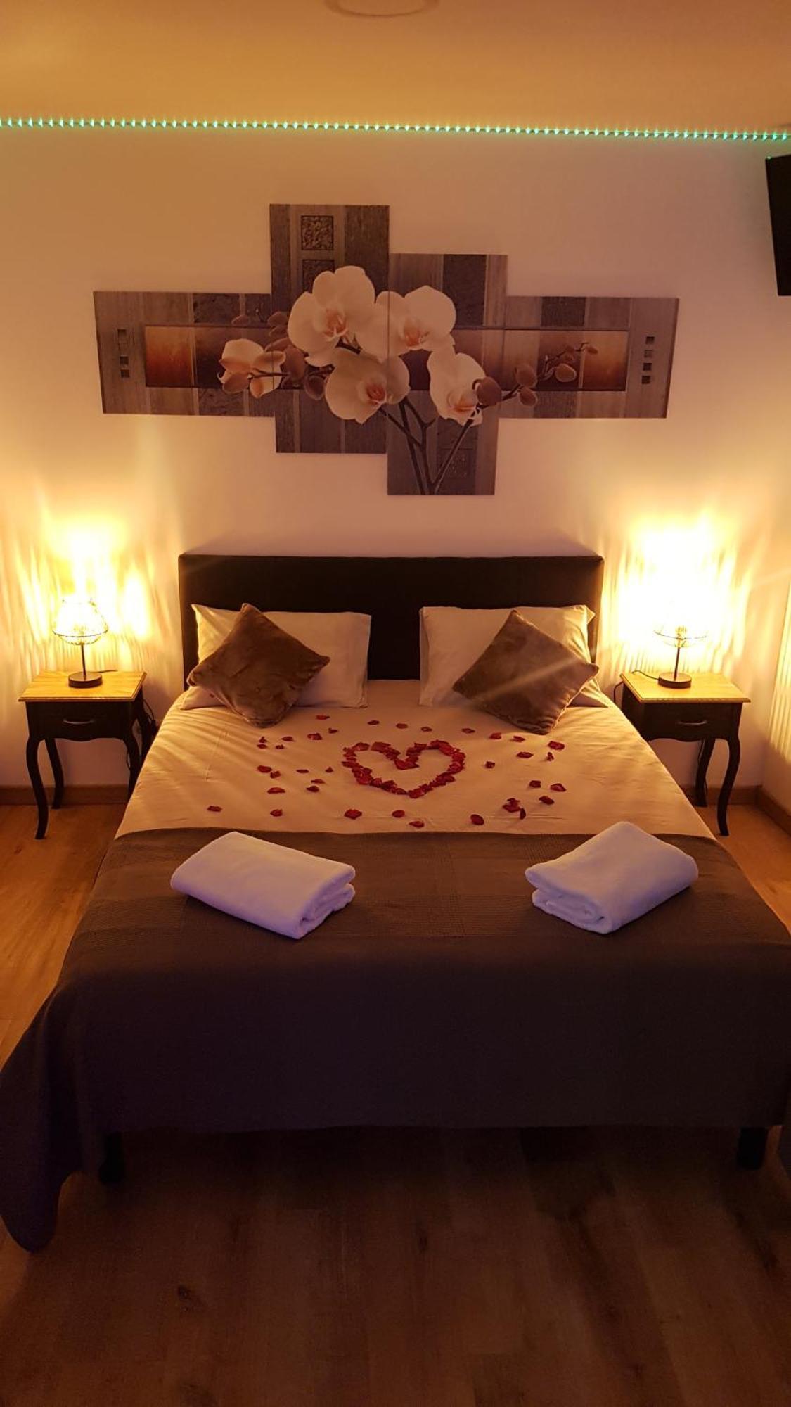 Love Room Jaccuzi Puisserguier Екстериор снимка